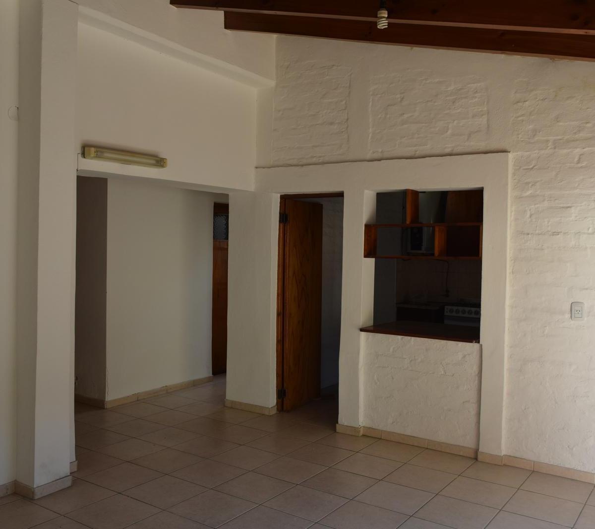 Casa de Dos Plantas en Venta! Muy Amplia y Luminosa 1