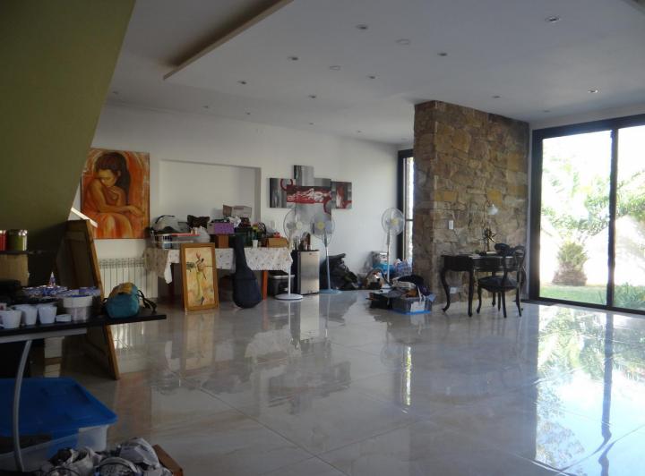 Casa de dos plantas en venta! Barrio Privado 5