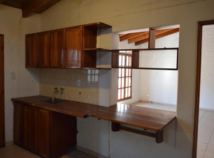 Casa de dos plantas en venta! Muy amplia y luminosa 4