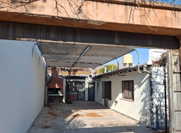 inmobiliaria Porcel alquila casa en Juan Cruz Vera al 685 de la 4ta seccion 3