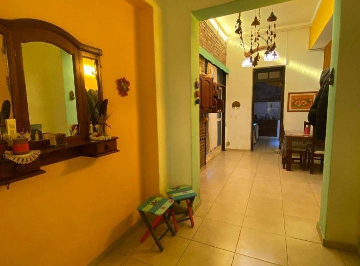 SE VENDE CASA MÁS DPTO EN CENTRO SUR DE V.MARÍA 1