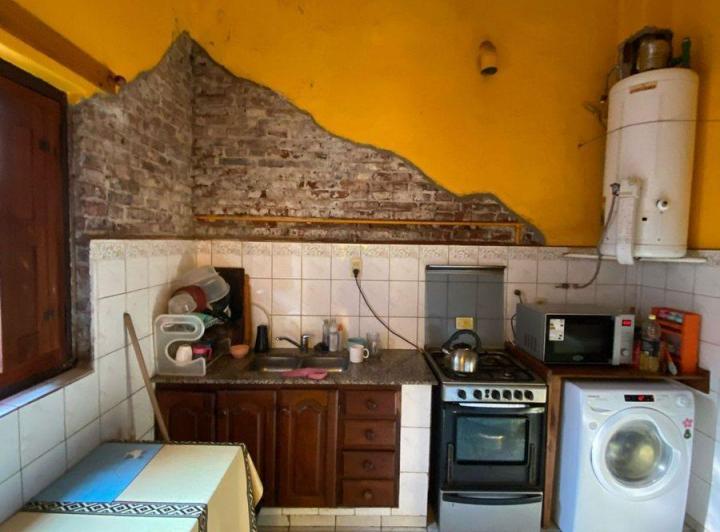 SE VENDE CASA MÁS DPTO EN CENTRO SUR DE V.MARÍA 2