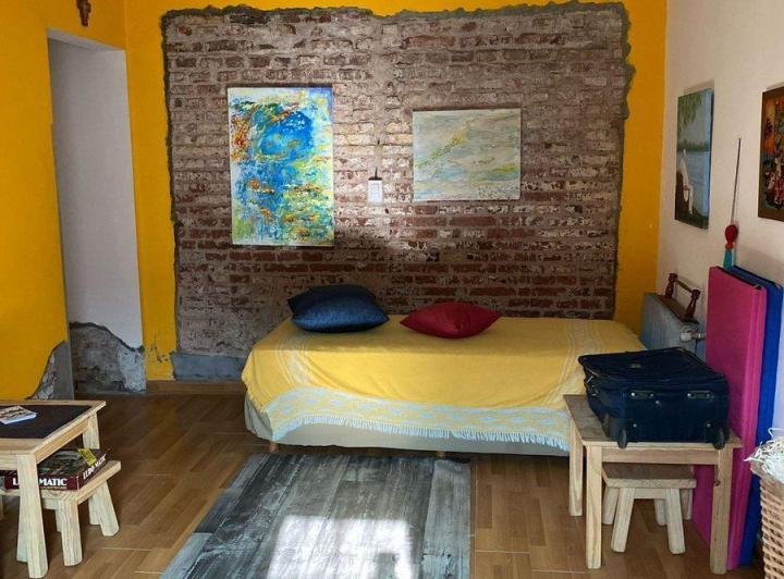 SE VENDE CASA MÁS DPTO EN CENTRO SUR DE V.MARÍA 5