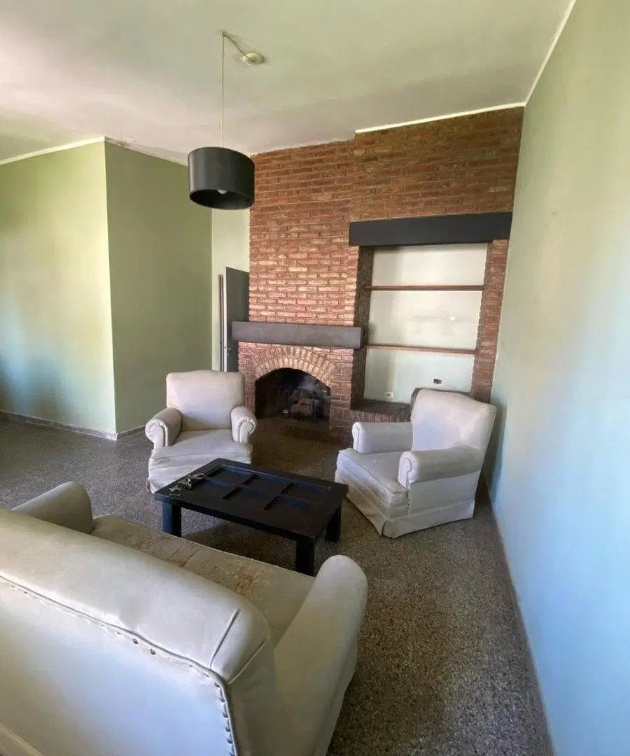 SE VENDE CASA REMODELADA EN B° B.HORIZONTE V.M. 3