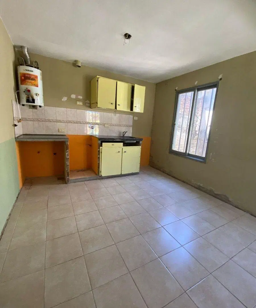 SE VENDE CASA REMODELADA EN B° B.HORIZONTE V.M. 5