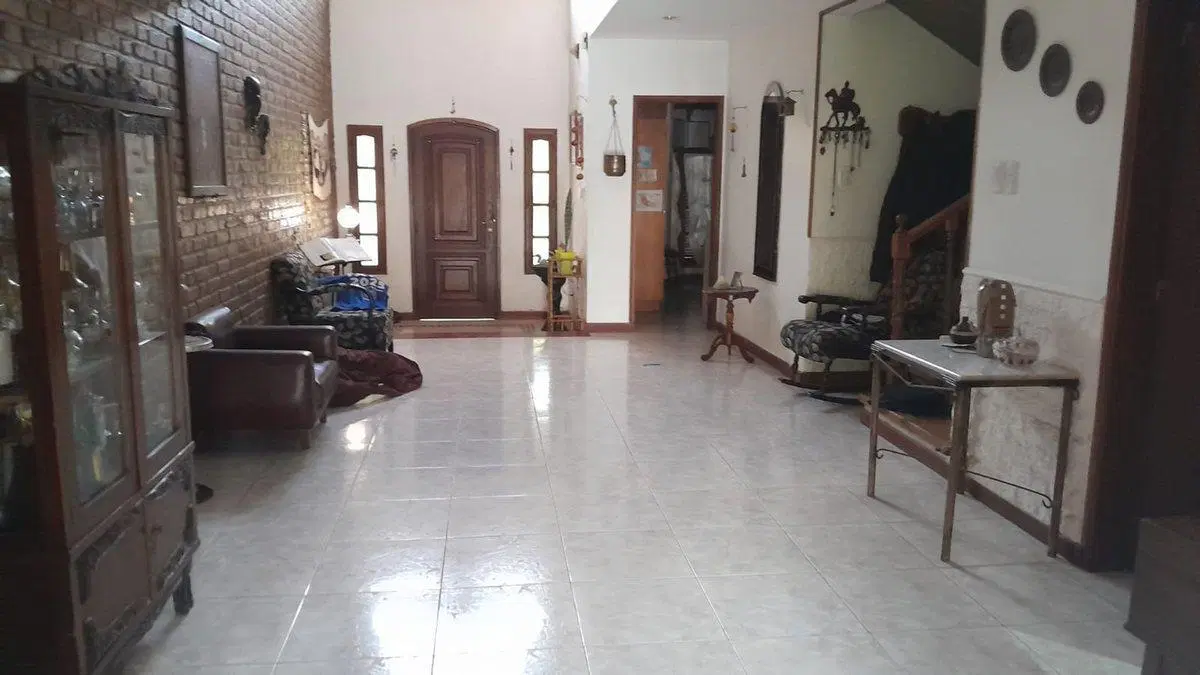 EN VENTA CASA 4 DOR. B°PALERMO COSTANERA C/PILETA 2