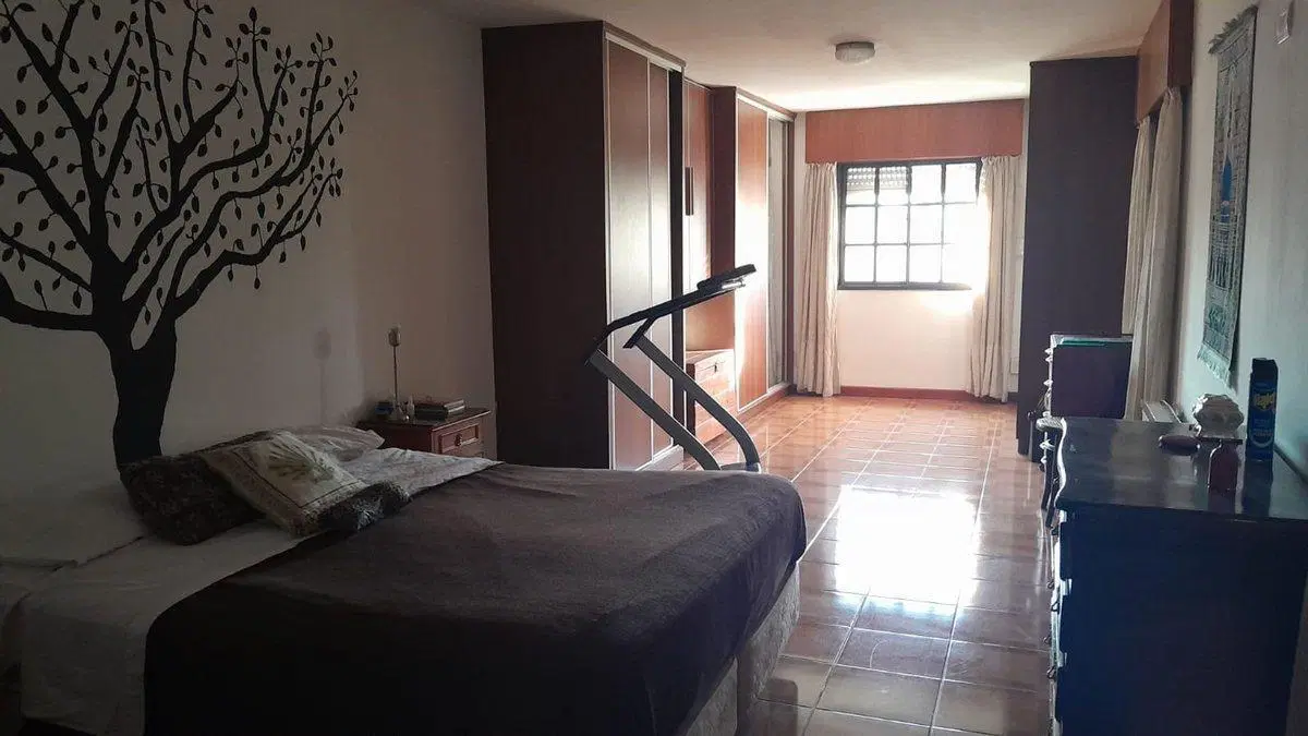 EN VENTA CASA 4 DOR. B°PALERMO COSTANERA C/PILETA 3