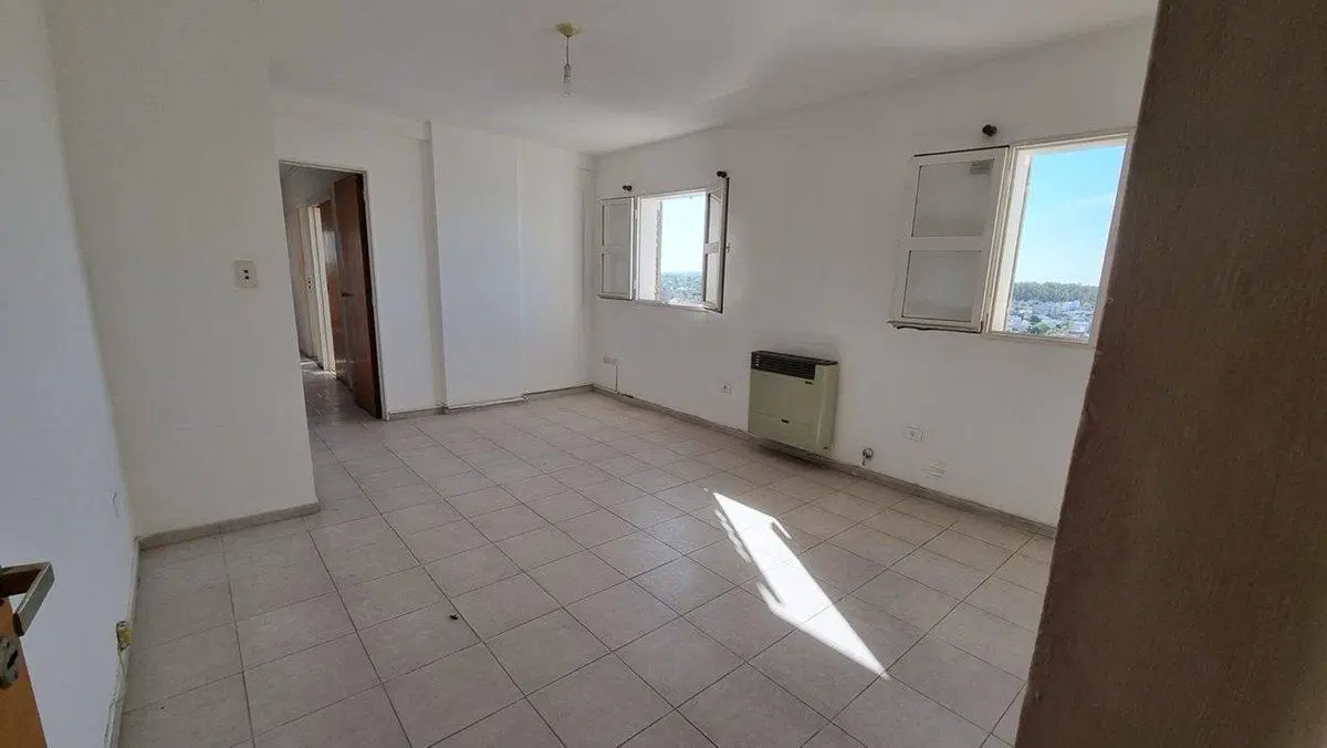 EN VENTA DPTO AMPLIO 3 DORM. ZONA COSTANERA 2
