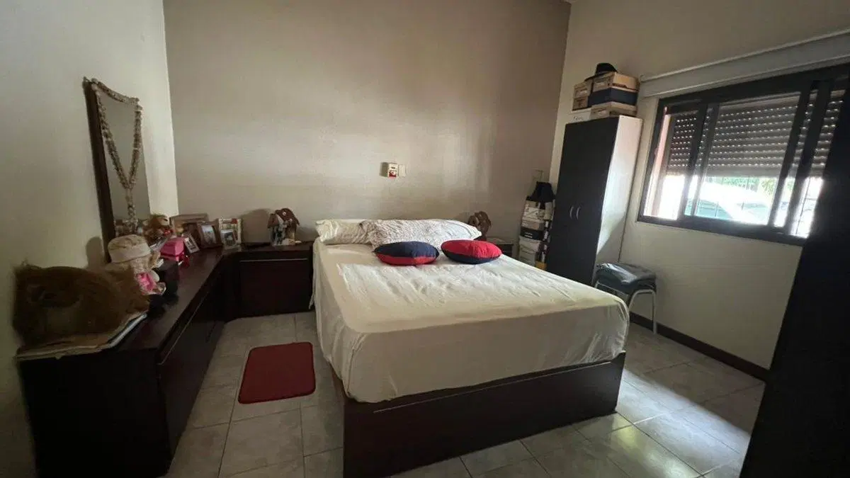 SE VENDE CASA 4 DORM B° AMEGHINO, V.M. C/ESCRITURA 2
