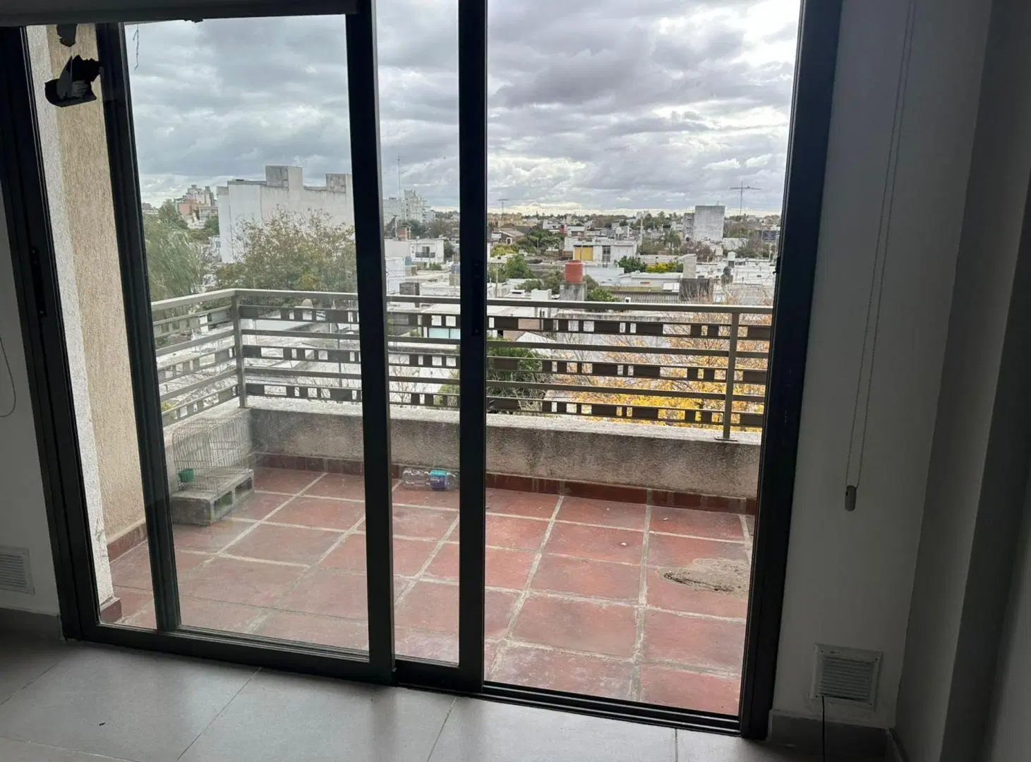 VENTA DPTO 2 DORM C/COCHERA B° LAMADRID V. MARÍA 2