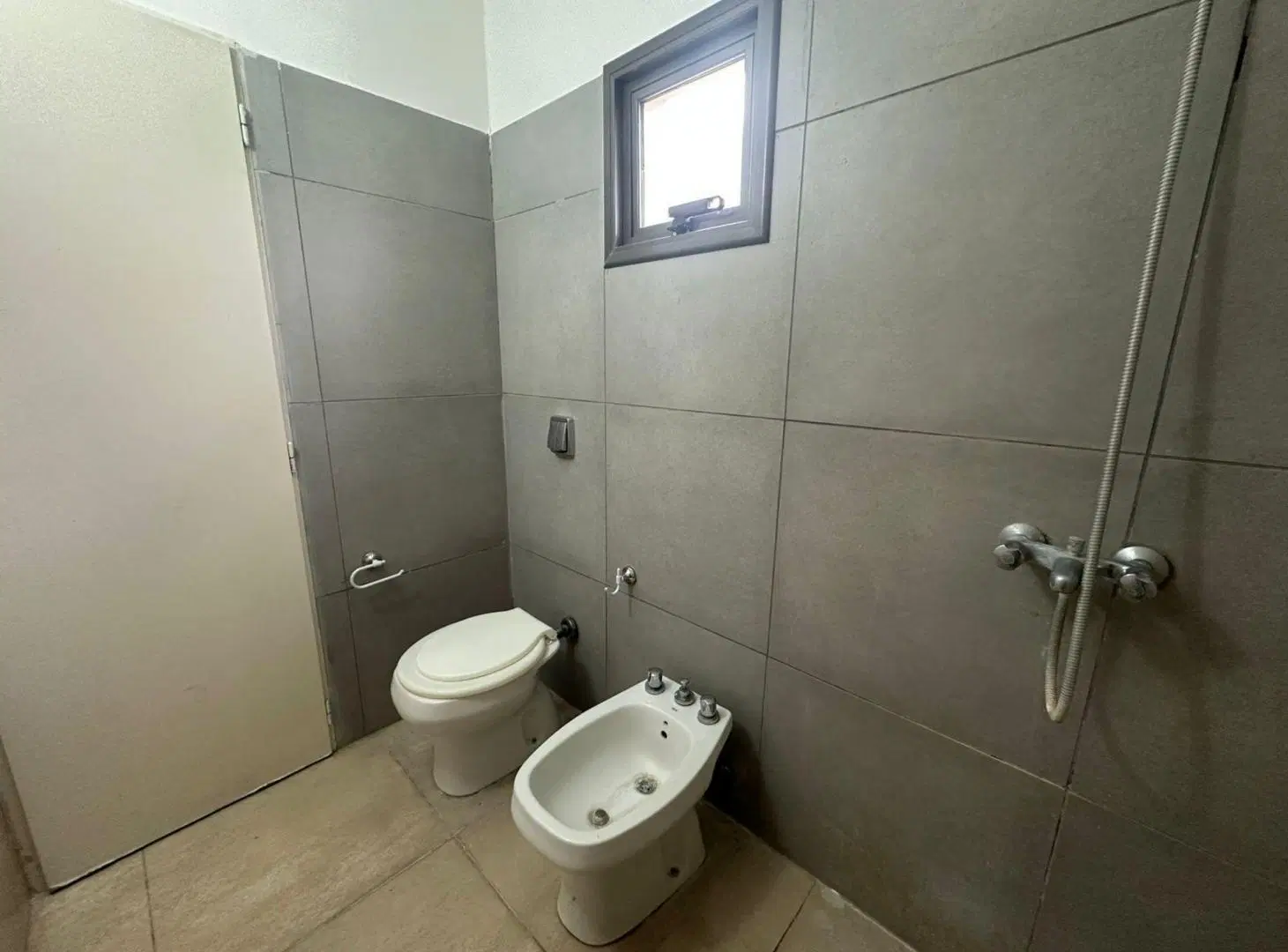 VENTA DPTO 2 DORM C/COCHERA B° LAMADRID V. MARÍA 5