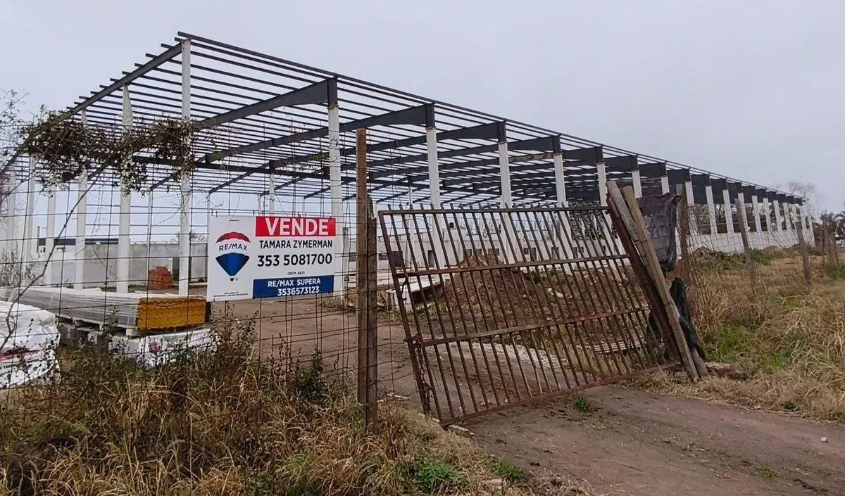 LOCALES COMERCIALES EN VENTA SOBRE RUTA N° 9 V.M 3