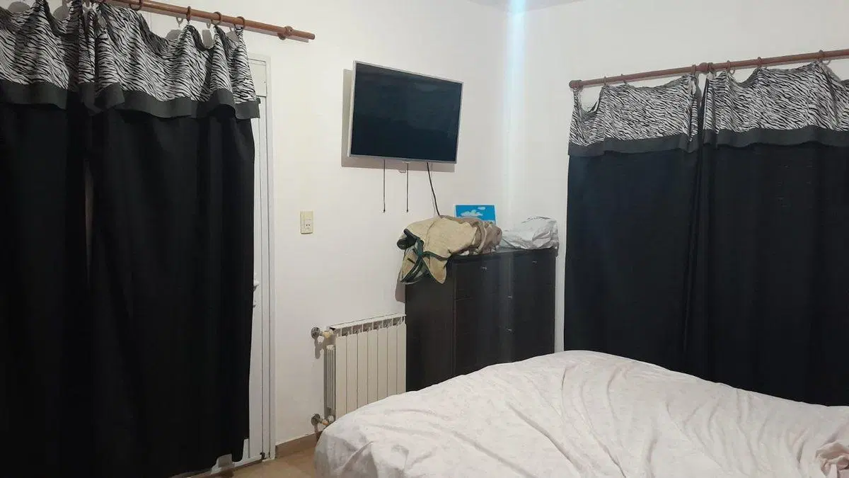 VENTA CASA 4 DORM. B° S.JUAN BAUTISTA C/PILETA V.M 5
