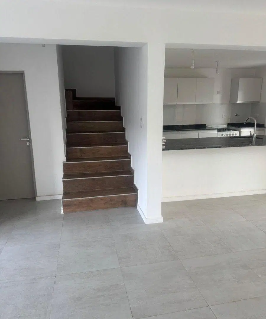 DUPLEX EN VENTA 3 DORM B°GOLF V.NUEVA 1° CATEGORIA 2