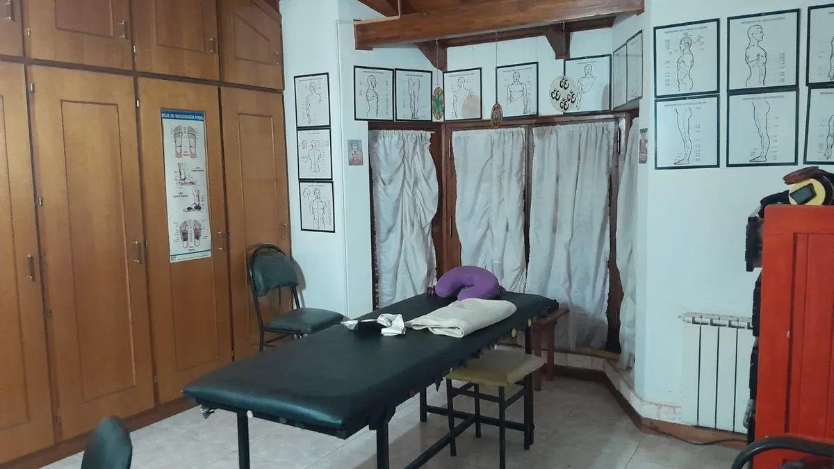 EN VENTA CASA 4 DOR. B°PALERMO COSTANERA C/PILETA 5