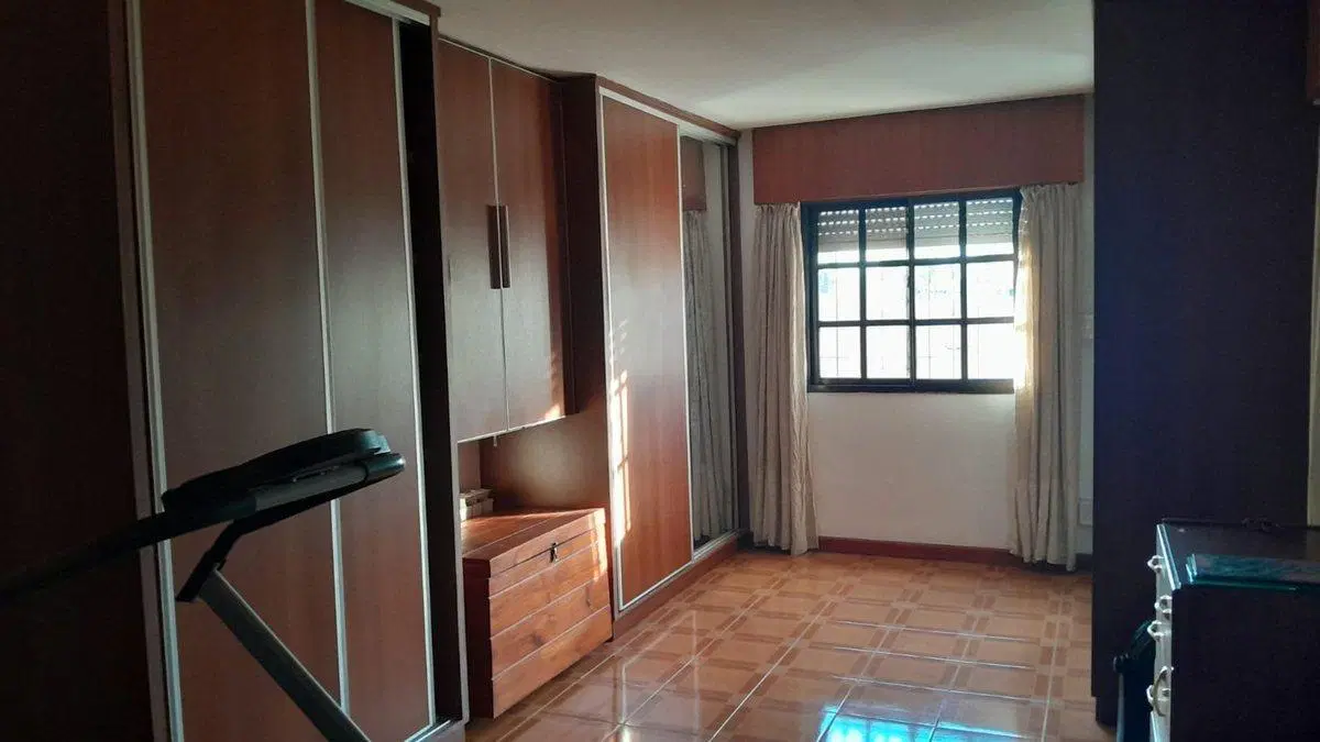EN VENTA CASA 4 DOR. B°PALERMO COSTANERA C/PILETA 2