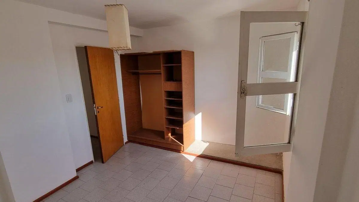 EN VENTA DPTO AMPLIO 3 DORM. ZONA COSTANERA 4