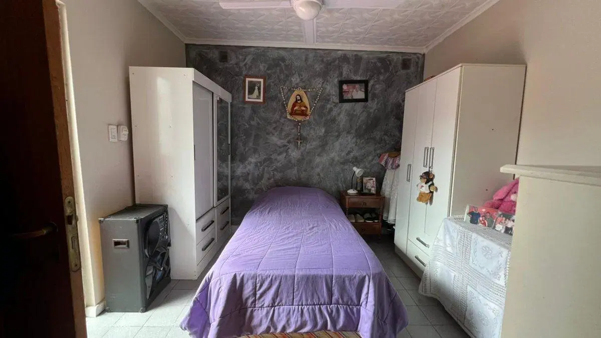 SE VENDE CASA 4 DORM B° AMEGHINO, V.M. C/ESCRITURA 4