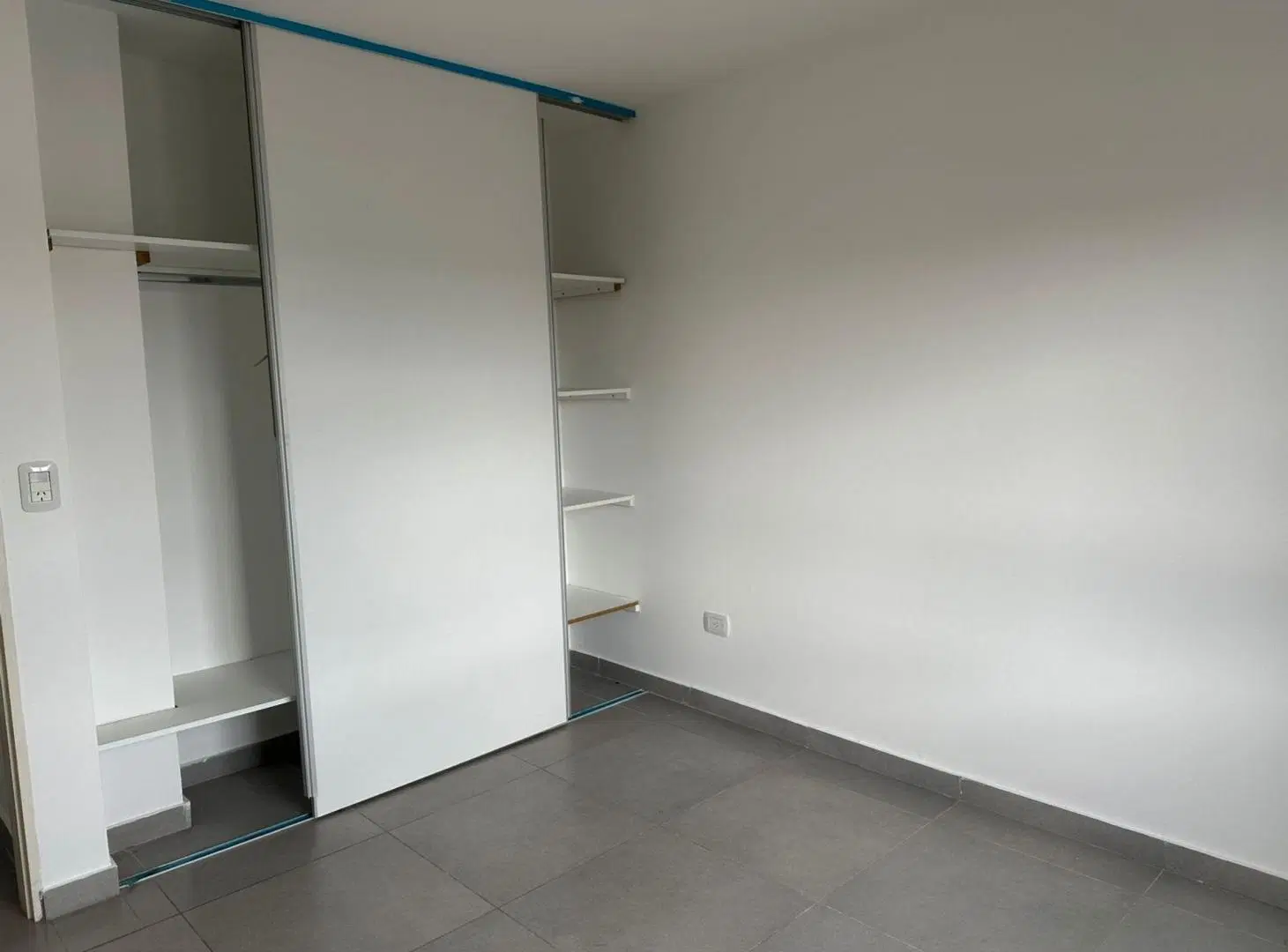 VENTA DPTO 2 DORM C/COCHERA B° LAMADRID V. MARÍA 2