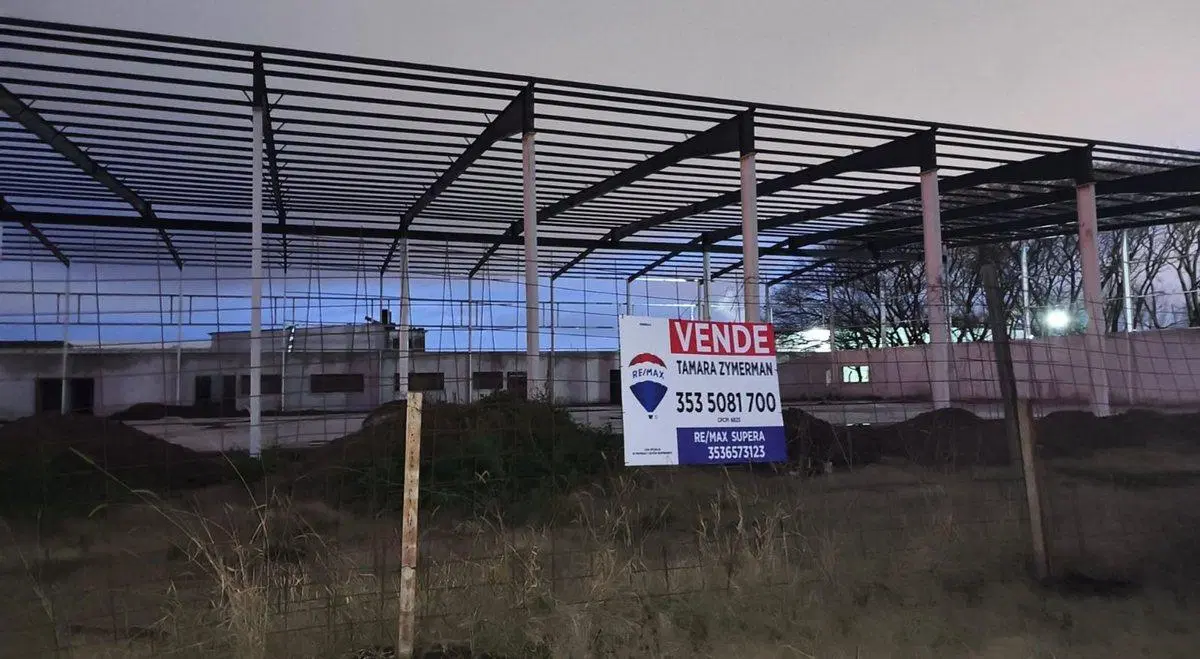 LOCALES COMERCIALES EN VENTA SOBRE RUTA N° 9 V.M 3
