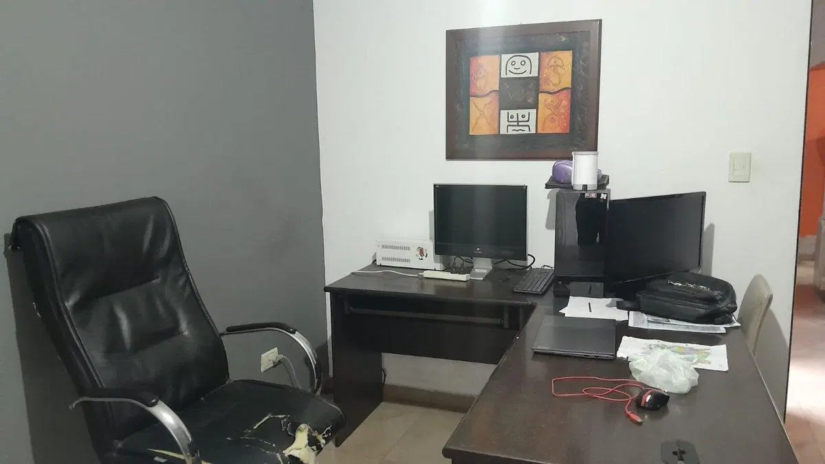 VENTA CASA 4 DORM. B° S.JUAN BAUTISTA C/PILETA V.M 3