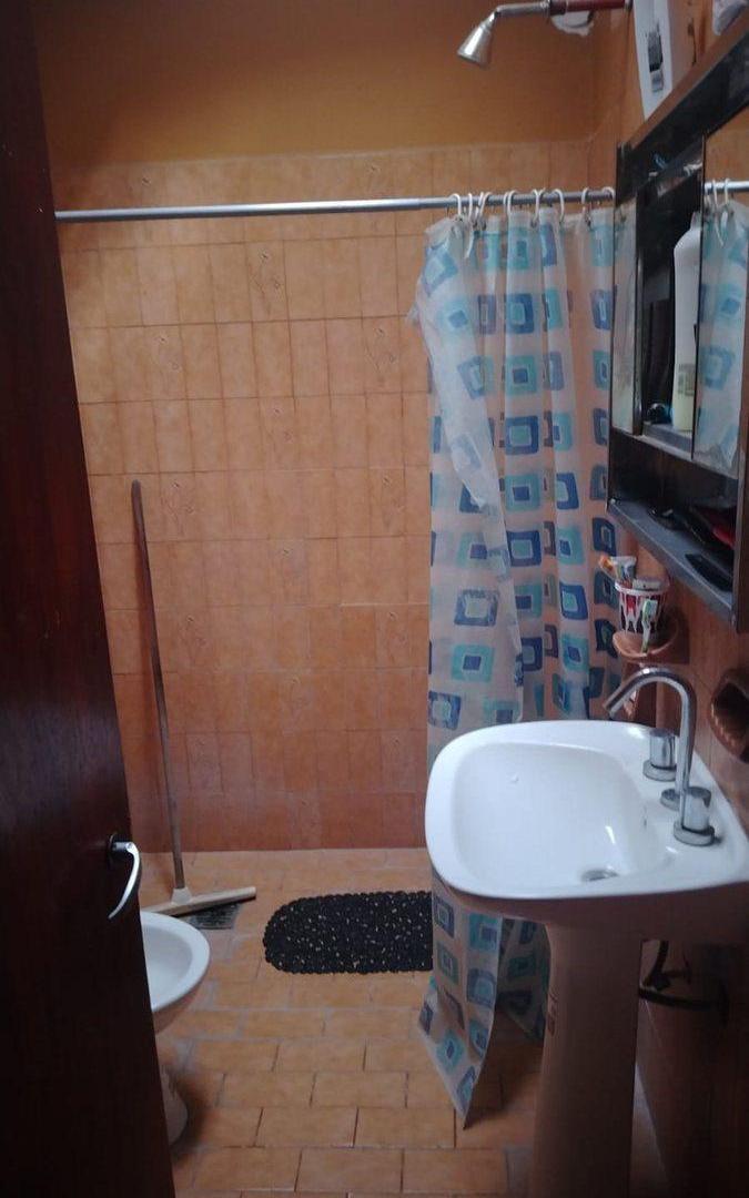 Foto de EN VENTA CASA 2 DORM. Y COCHERA B° S. MARTIN. V.M., imagen 1