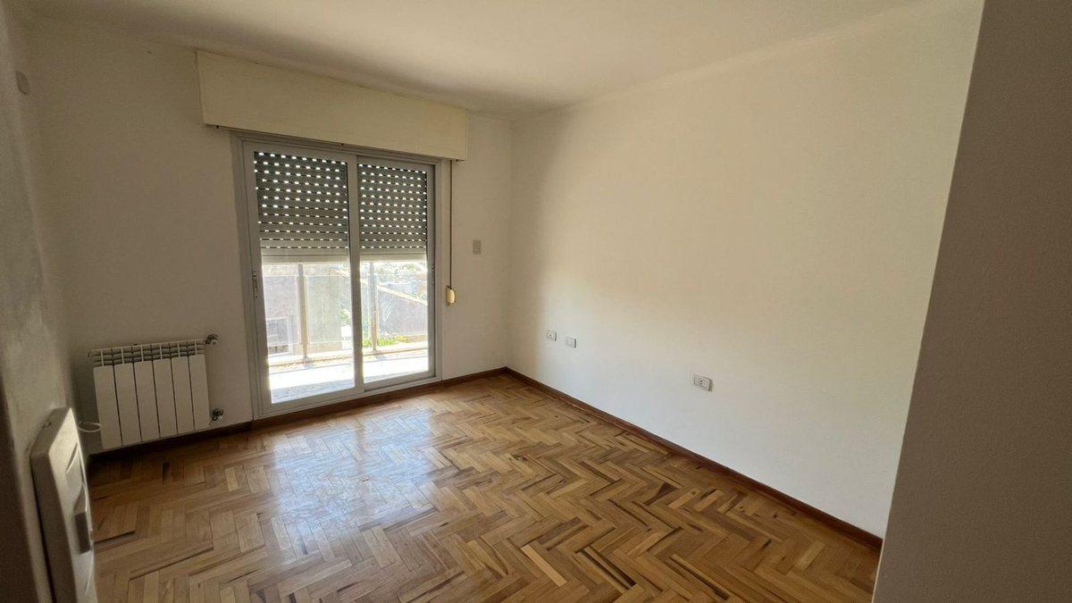Foto de EN VENTA DPTO. 2 DORM BV. ESPAÑA 500, VILLA MARÍA., imagen 1