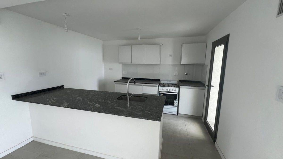 Foto de DUPLEX EN VENTA 3 DORM B°GOLF V.NUEVA 1° CATEGORIA, imagen 1