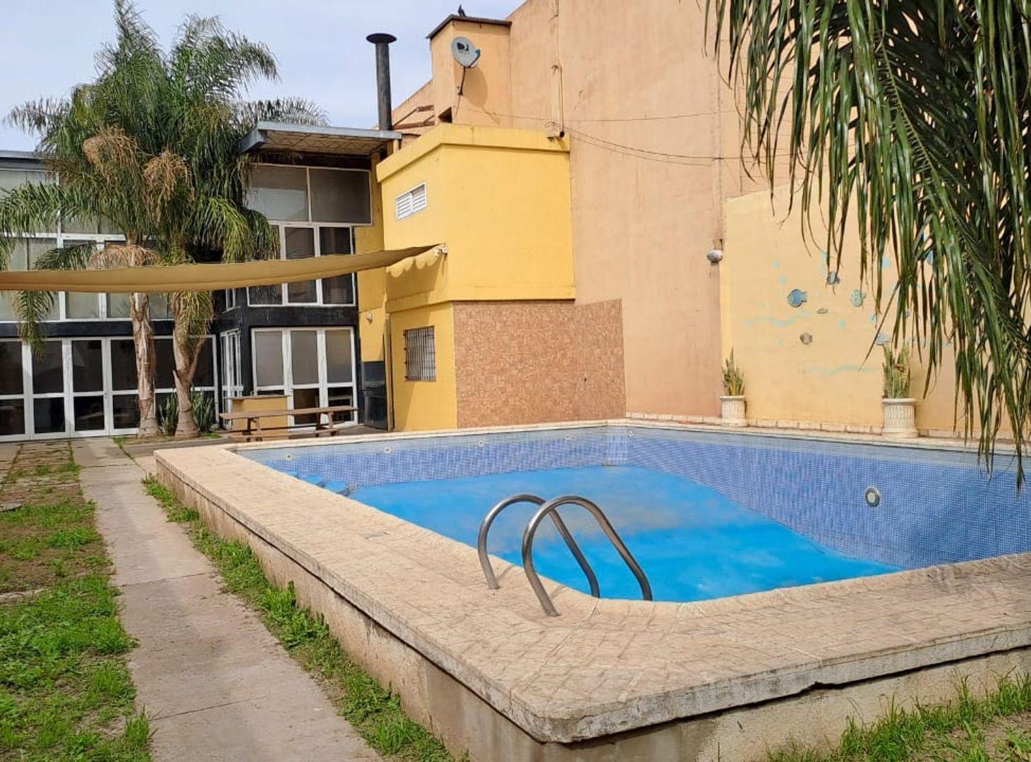 Foto de VENTA CASA TIPO LOFT B° S.JUAN BAUTISTA CON PILETA, imagen 2