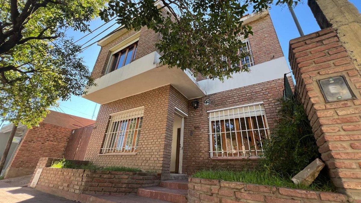 Foto de CASA EN VENTA 4 DOR. B RIVADAVIA VIILLA MARIA, imagen 2