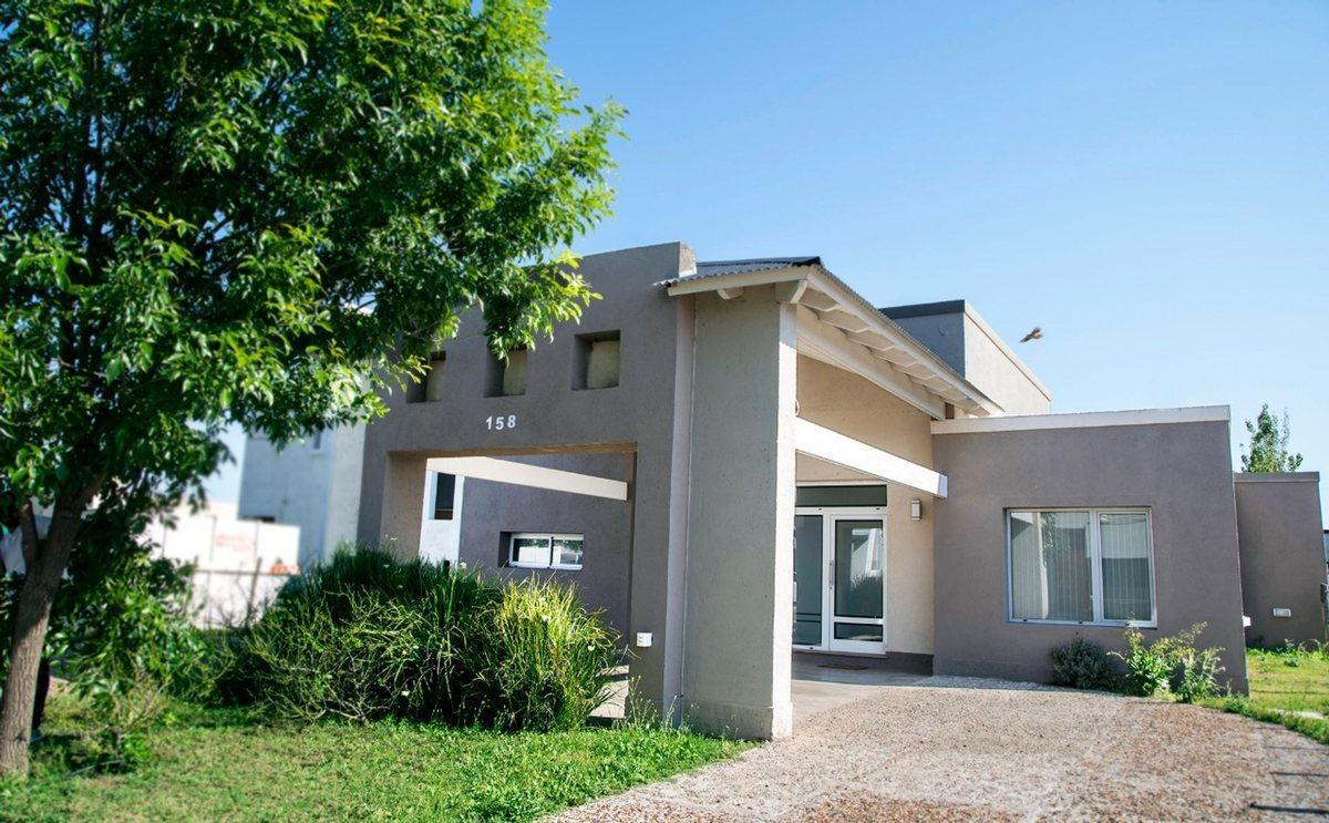 Foto de SE VENDE CASA 3 DORMITOR B LAS ROSAS VILLA NUEVA, imagen 2