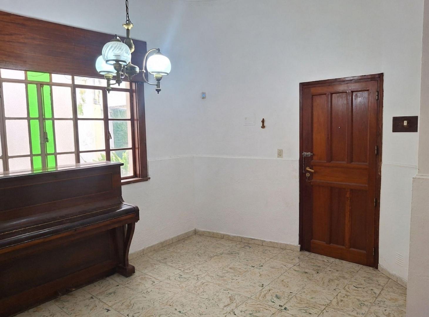 Foto de VENTA CASA 3 DORMITORIOS CENTRO VILLA MARIA, imagen 2