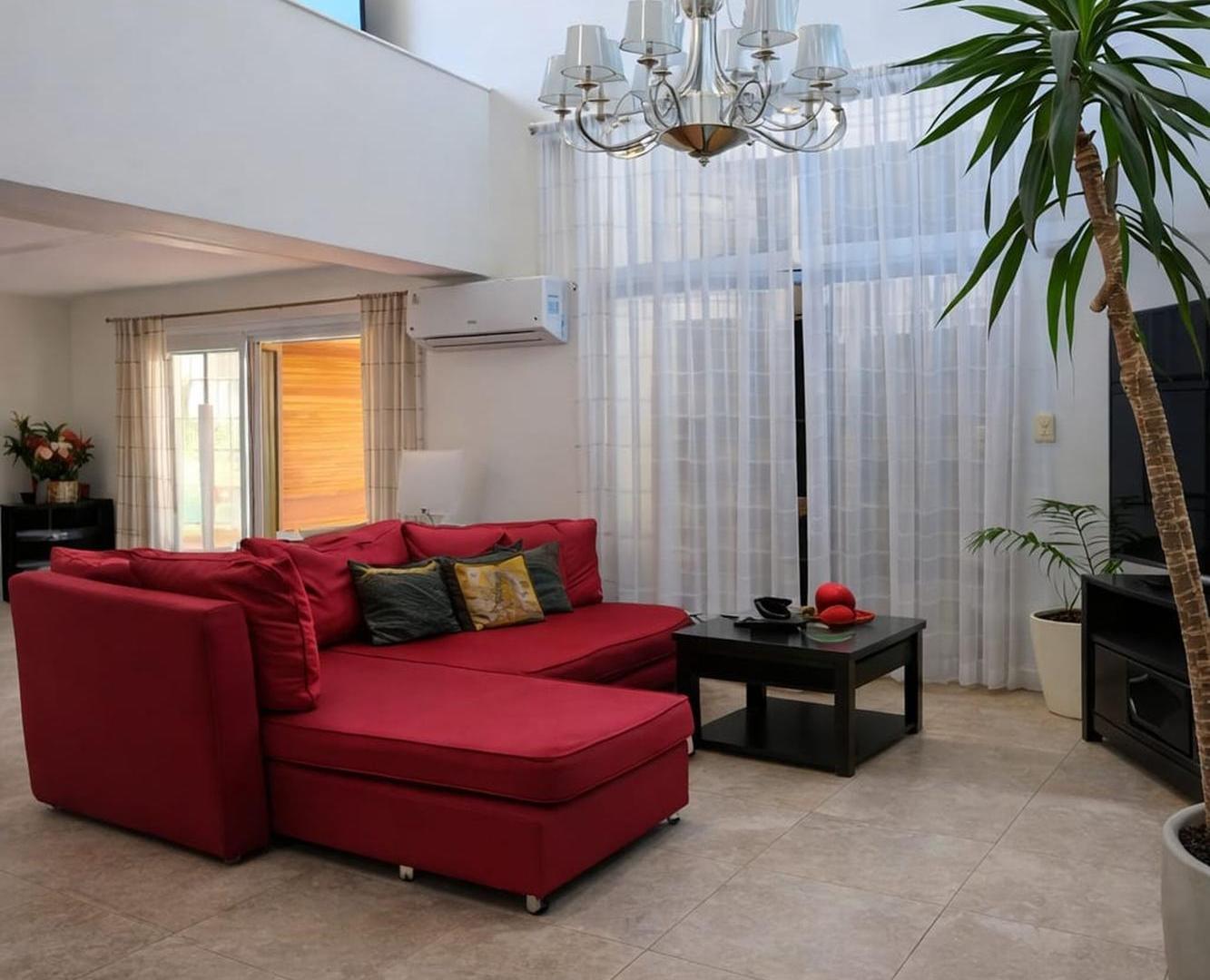 Foto de VENTA CASA 4 DORMITORIOS BARRIO GOLF VILLA NUEVA, imagen 4