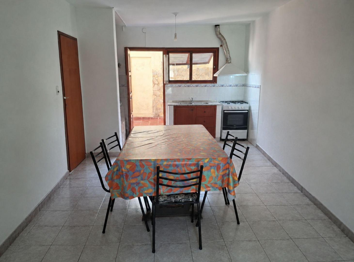 Foto de SE VENDE CASA 1 DORMITORIO B GUEMES VILLA MARIA, imagen 1