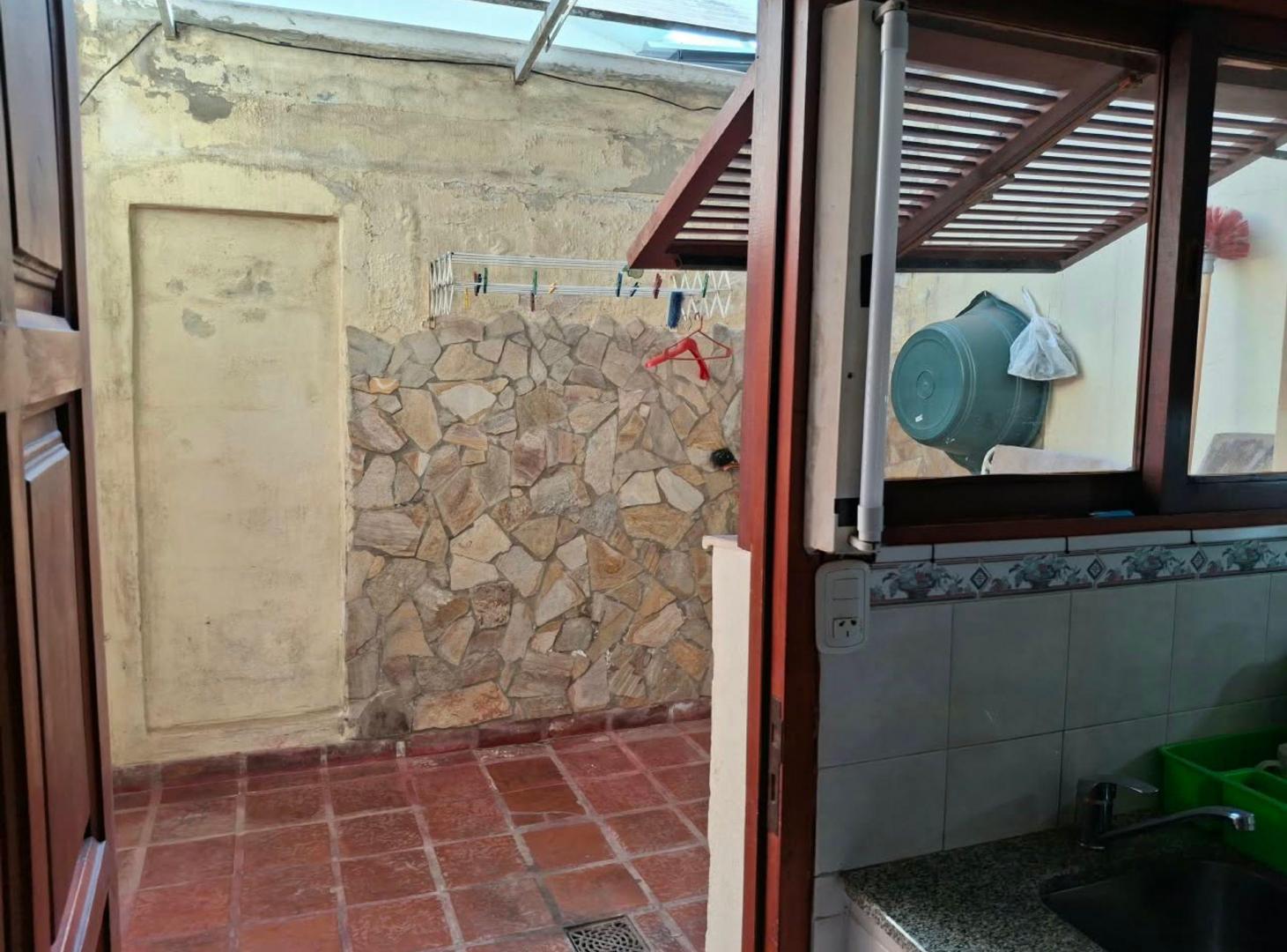 Foto de SE VENDE CASA 1 DORMITORIO B GUEMES VILLA MARIA, imagen 3