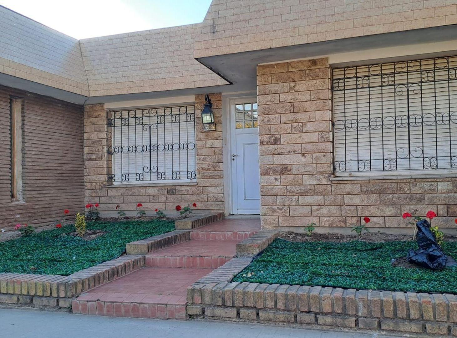 Foto de SE VENDE CASA 2 DORMITOR B RIVADAVIA VILLA MARIA, imagen 1