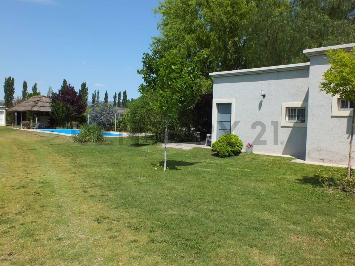 Venta de Complejo de Cabañas en Rama Caída 1