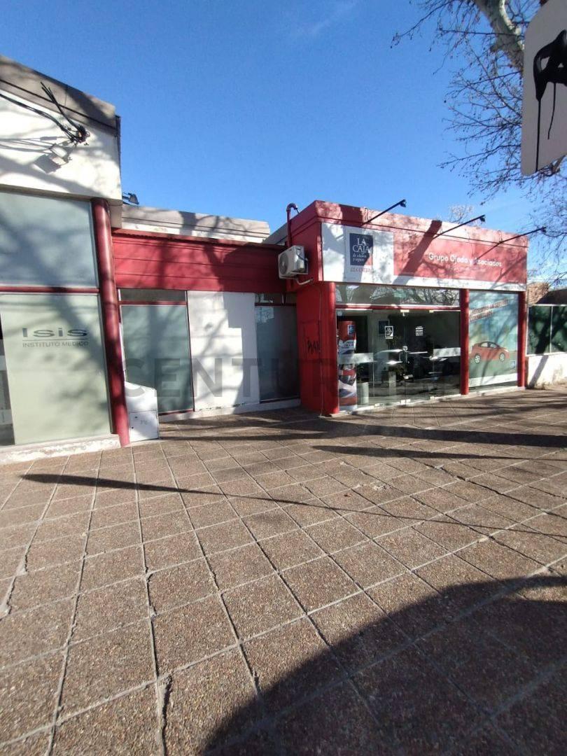 Venta de Oficinas Sobre Av en San Rafael 2