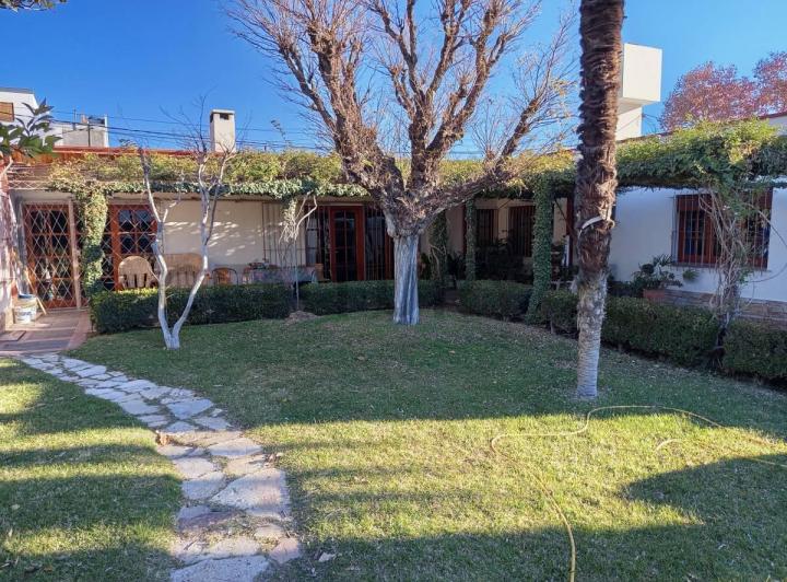 Amplia Casa en venta San Rafael Mendoza 4