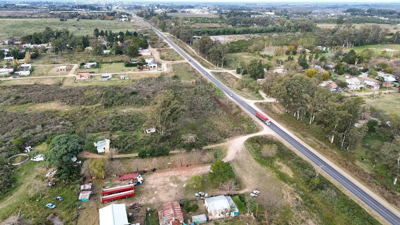 Vendo Lote de 4.200 m2 Con Casa, R 39 en Concepción Del Uruguay E R 3