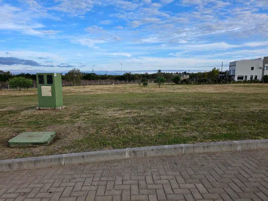Foto de Vendo Terreno de 593 m2 en Las Acacias Concepción del Uruguay E R, imagen 1
