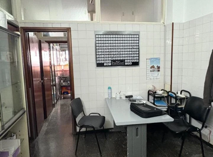 Local comercial en alquiler ubicado en La Plata 4