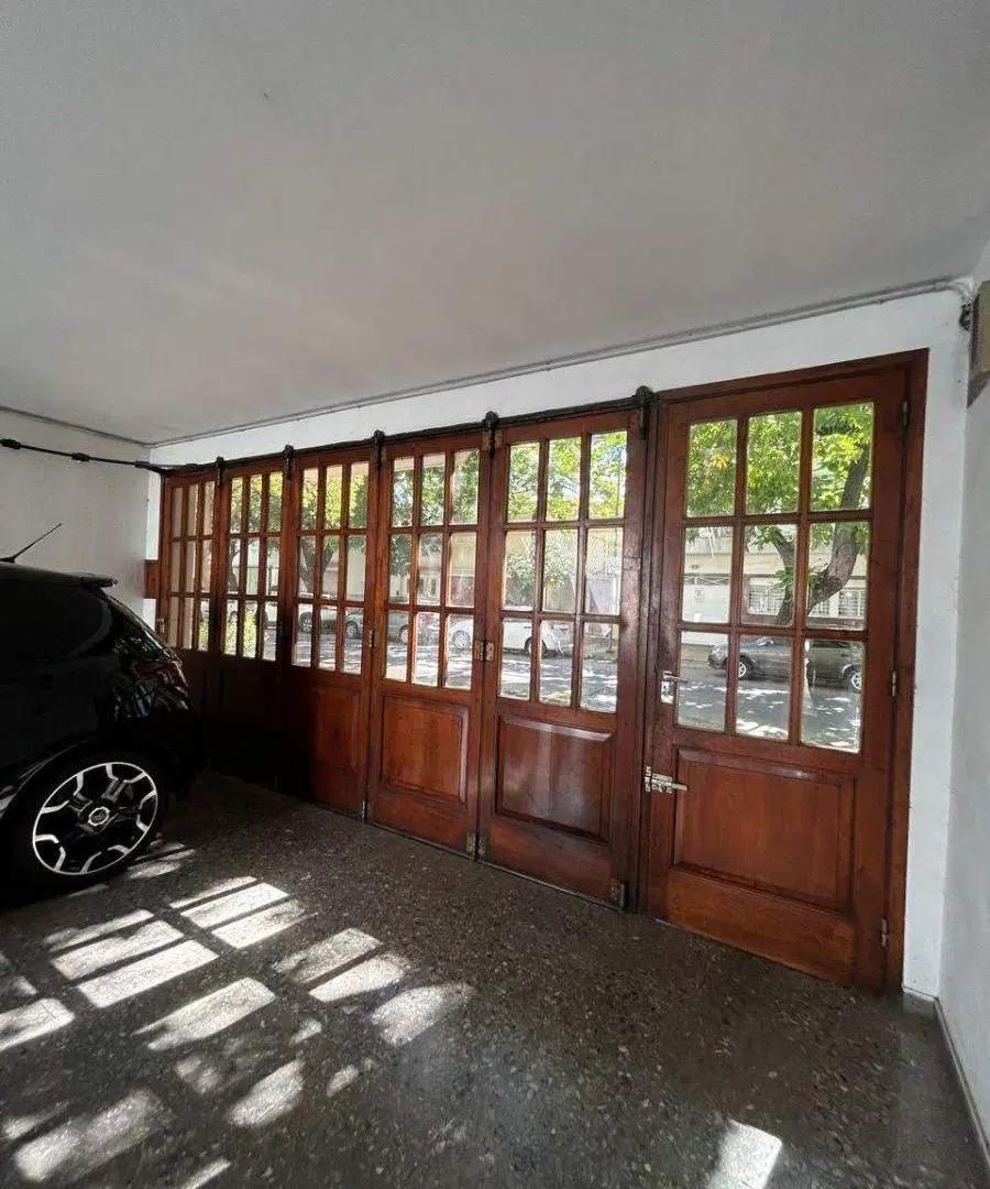 Casa en venta c/ cochera en La Plata 2