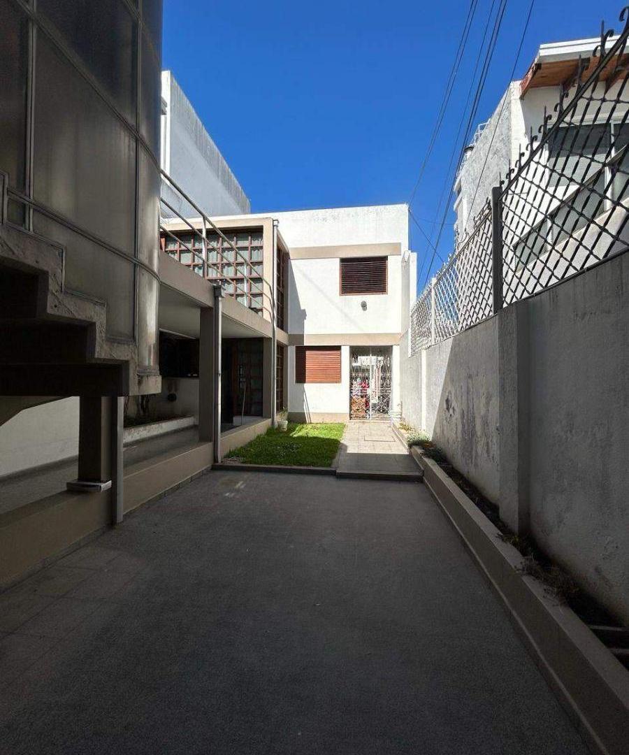 Casa en venta c/ cochera en La Plata