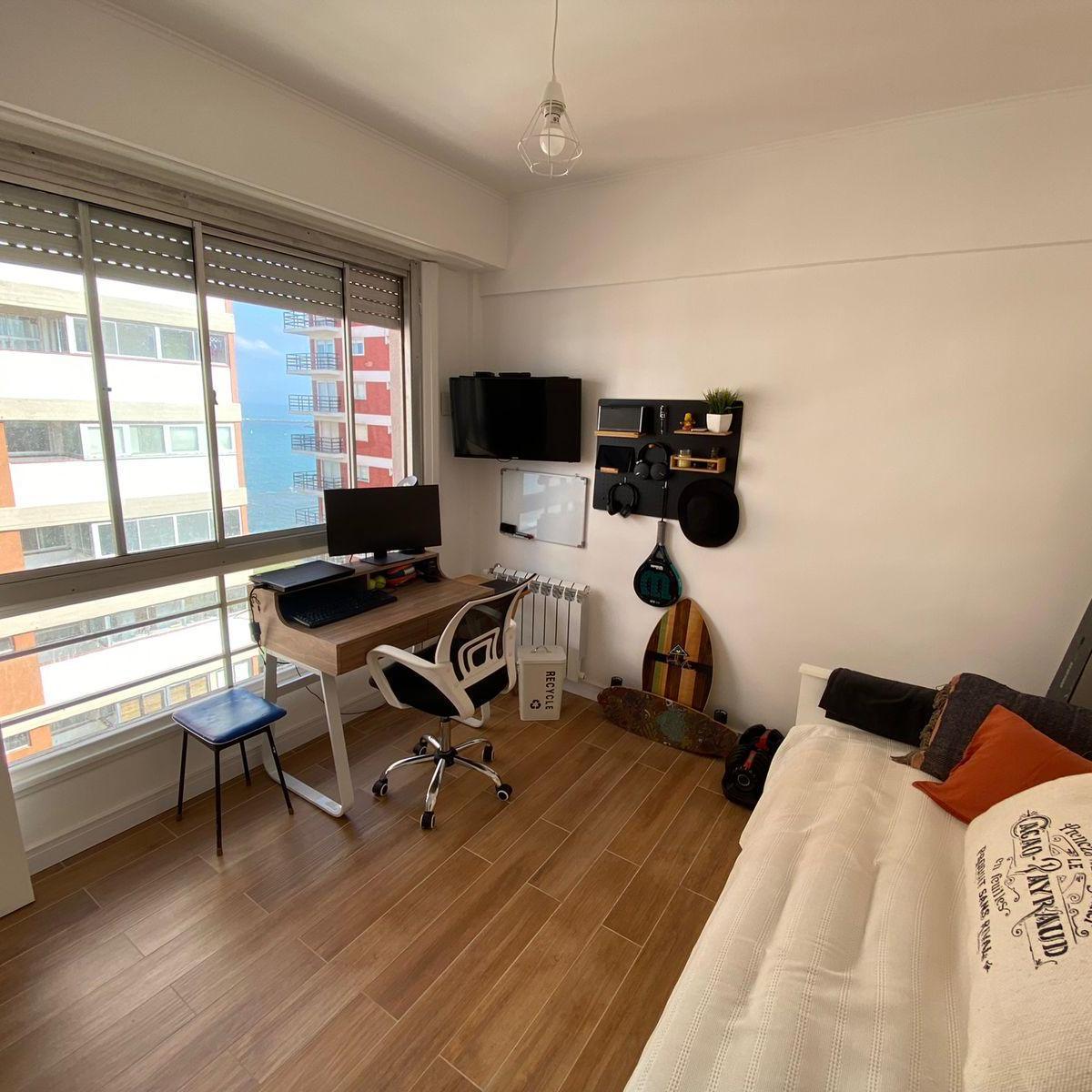 Foto de Departamento 3 ambientes con 2 baños y cochera en Playa Grande con, imagen 3
