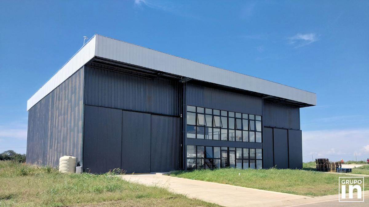Galpón en Alquiler - 425 m² cub - Parque Industrial Punto 53