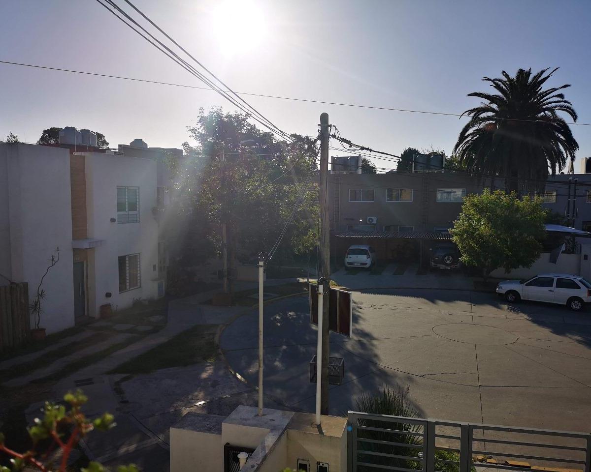 Dúplex en Venta en Ituzaingó–2 Dorm., Garage y Patio–cerca de Acceso Oeste 1