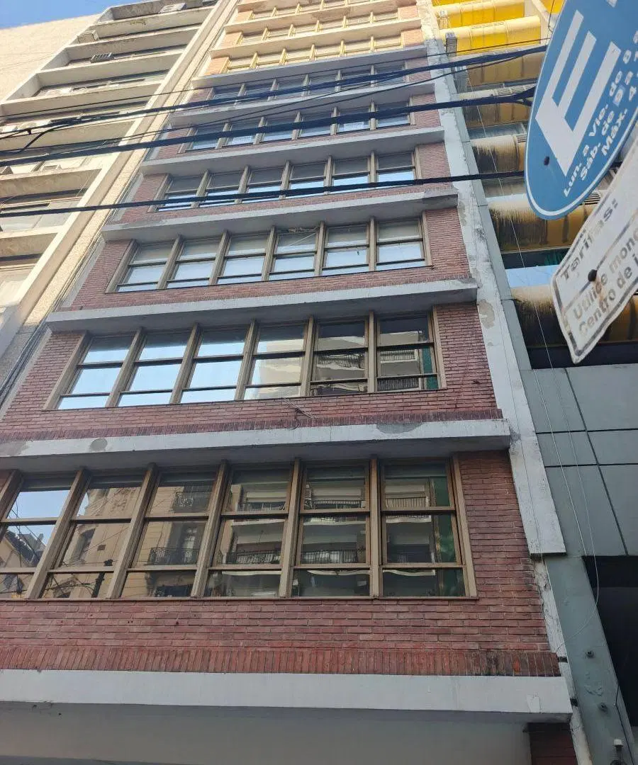 Venta oficina-Tribunales-Despacho individual y espacios comunes de trabajo. 4