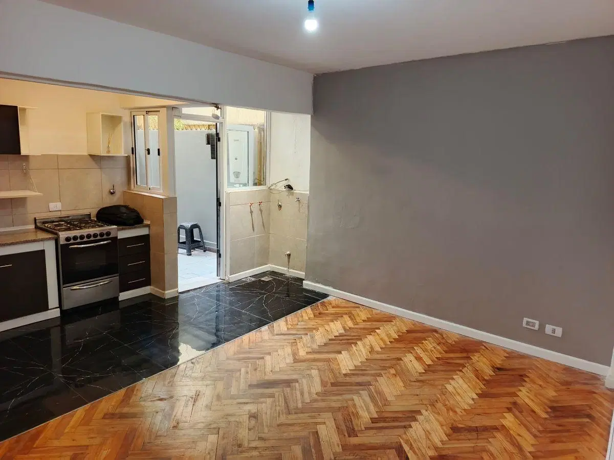 ¡Oportunidad en Belgrano! Alquiler departamento 2 ambientes con Patio 3