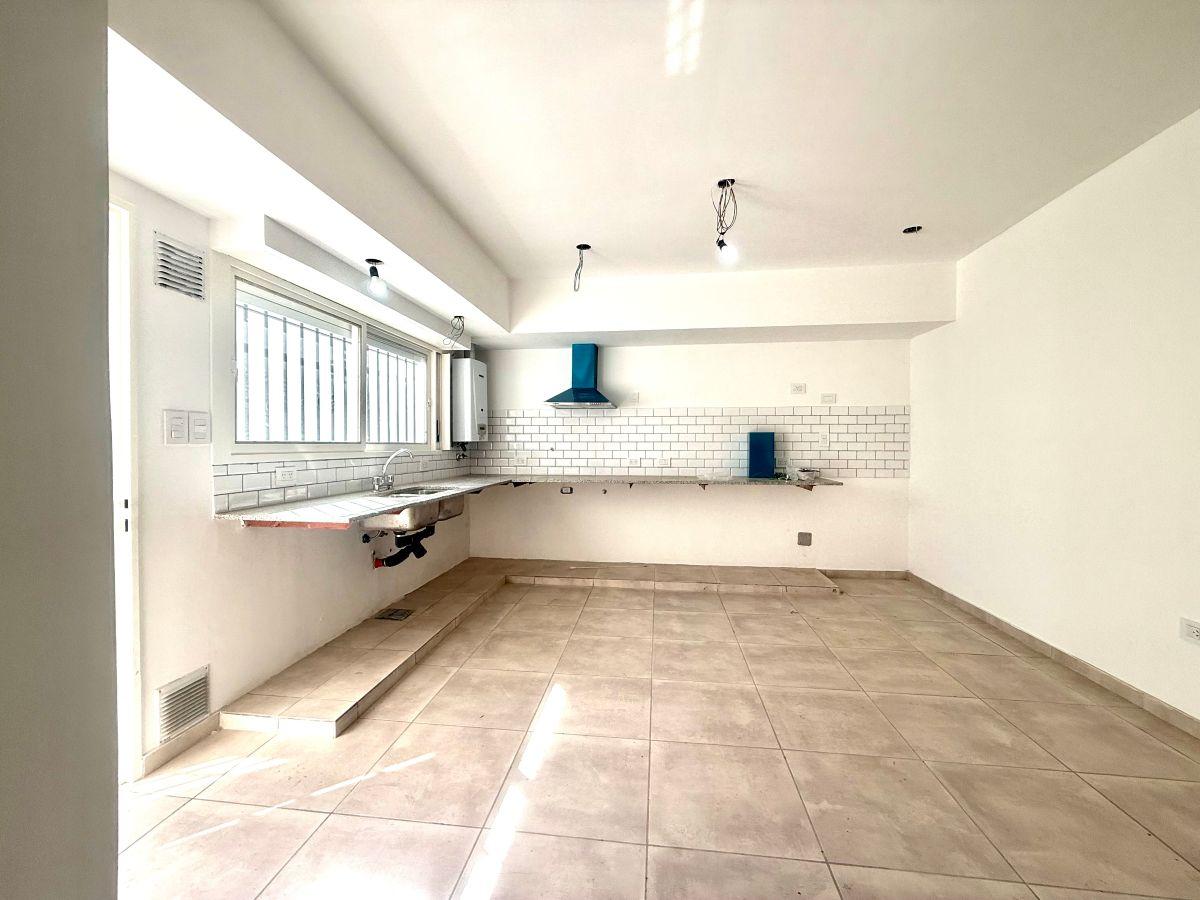 Foto de Casa reciclada a estrenar, 3 dormitorios, en venta en La Plata, imagen 3